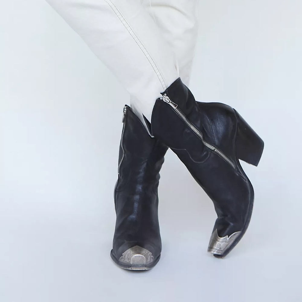 NWT Brayden Wester Boot/ Black 9US/ 39EU